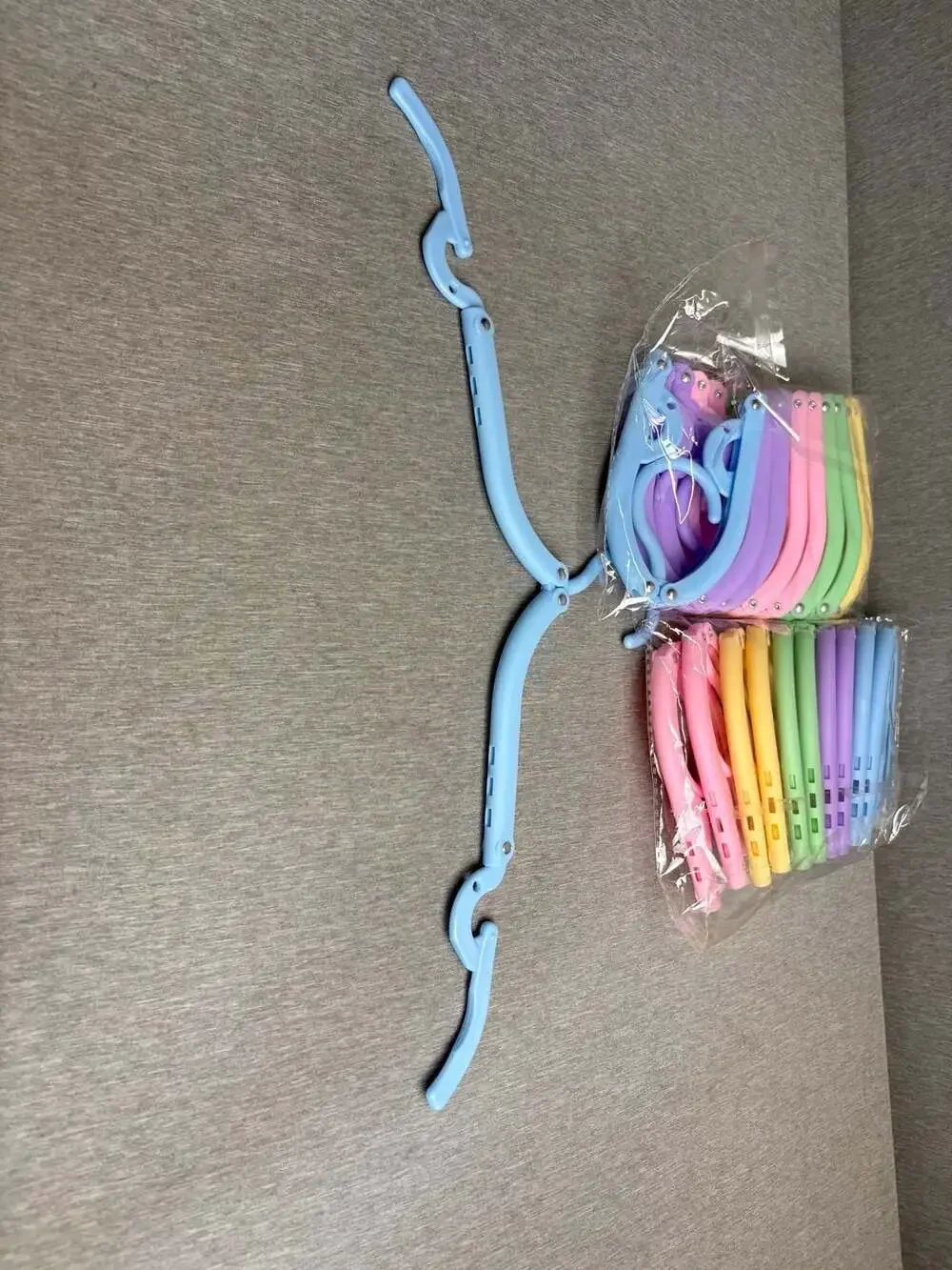 20 Pcs Multi-Color Portable Foldable Travel Clothes Hangers